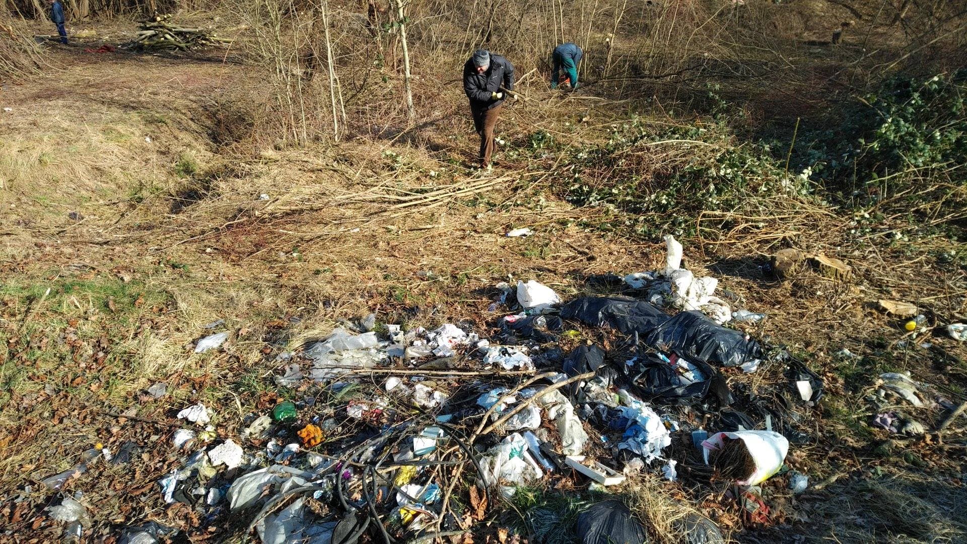 Původní stav pozemku před čištěním