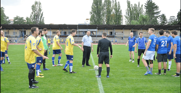 Neratovičtí Berani podpořili stavbu kostela a jdou do finále